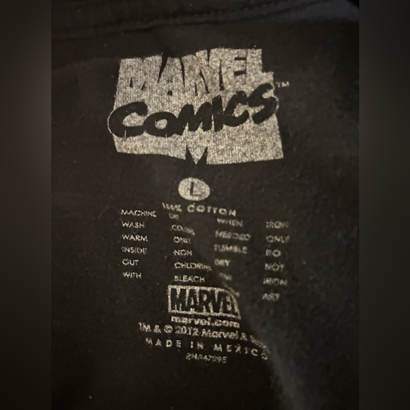 2012 Marvel Spiderman Men’s Black Graphic Tee - Picture 4 of 4